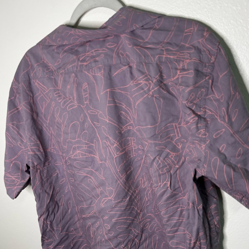 Billabong purple line art design short sleeve button down shirt - Picture 6 of 6
